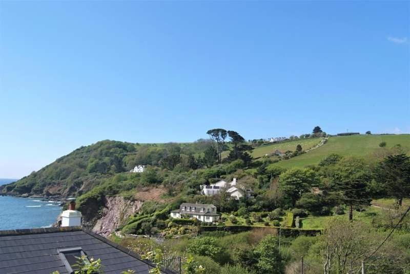 Cosy Beachfront Retreat With Stunning Sea Views & Free Access To A Local Indoor Pool Talland Экстерьер фото